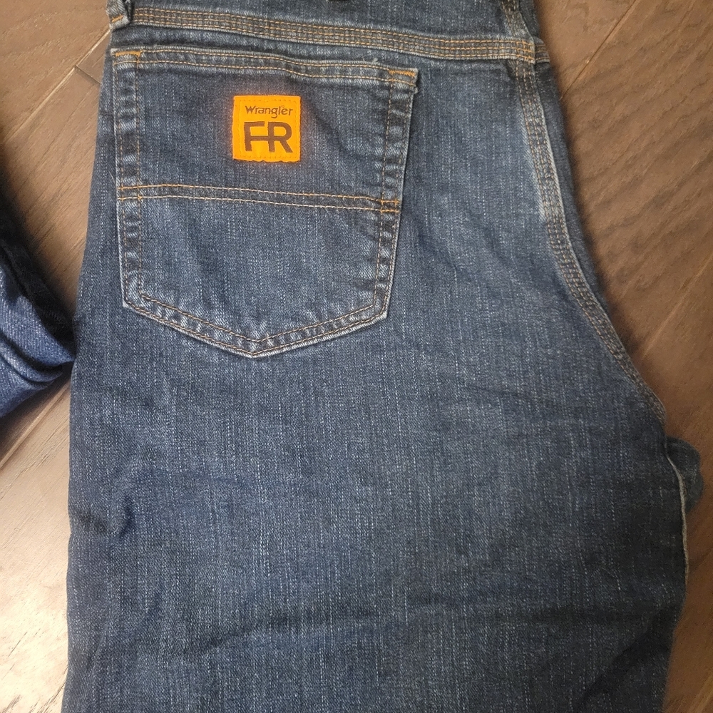 Wrangler Men's FR HR2 jeans